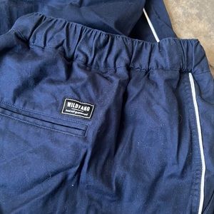 THE ESSENTIAL PIPED DRAWSTRING PANT in Navy/white